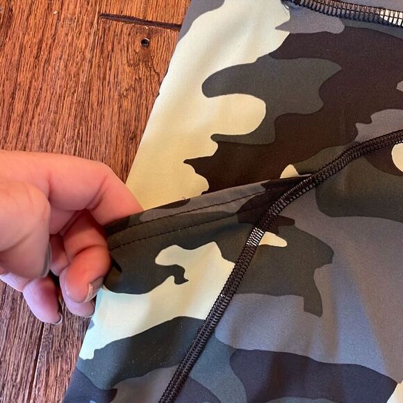Lululemon 23” crop camo pocket leggings 12 - Picture 13 of 14